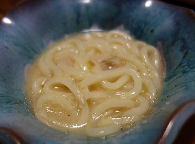旭川の有名ラーメン店「山頭火」が鍋用スープを出してたんで買ってみた「塩とんこつ鍋スープ」