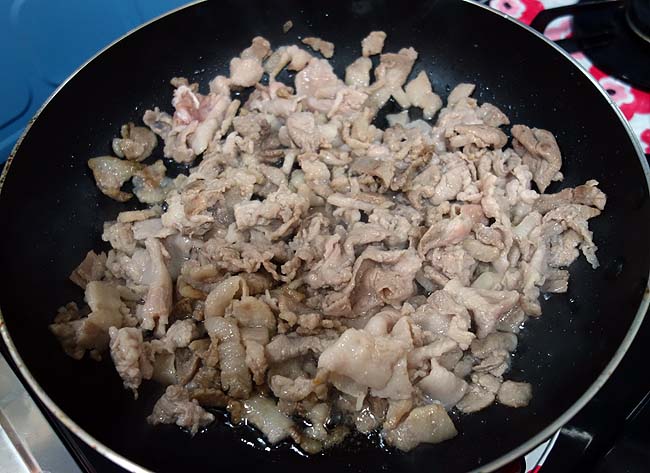 あの脂たっぷり豚肉とレバーを使ったチンゲン菜中華炒め