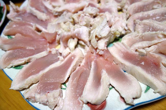 とことんレアにこだわった鶏むね肉を使ったボリュームたっぷりカオマンガイ（2種類のタレ）