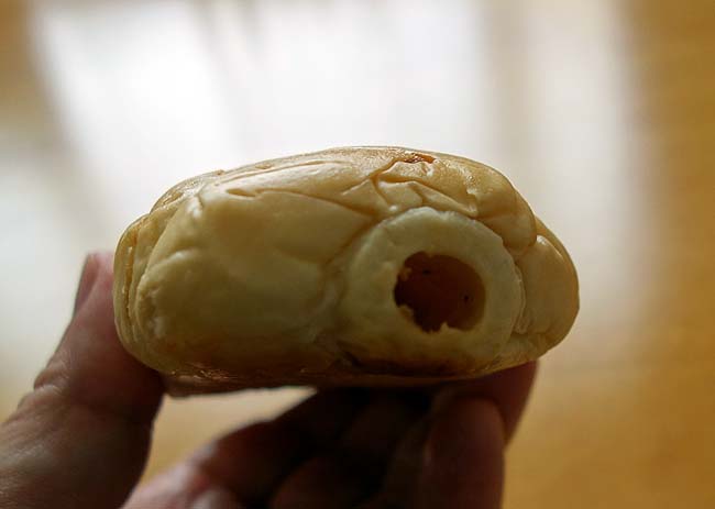 北海道のローカルパンと言えば「ロバパン」北海道でお馴染みの竹輪パンとメロンパン