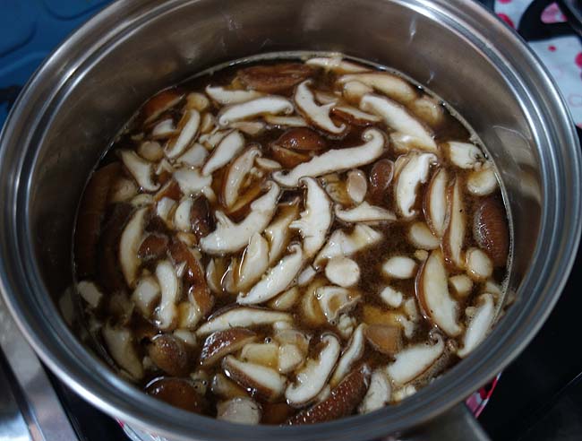 中華スープに深みを♪業務スーパー「豆鼓醤」を使った椎茸のスープを作ってみた