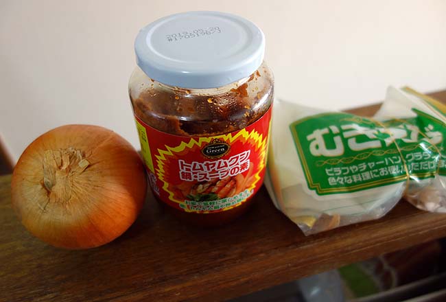 本格タイスープ料理「トムヤムクン」は業務スーパーで発売されている鍋・スープの素だけで充分！