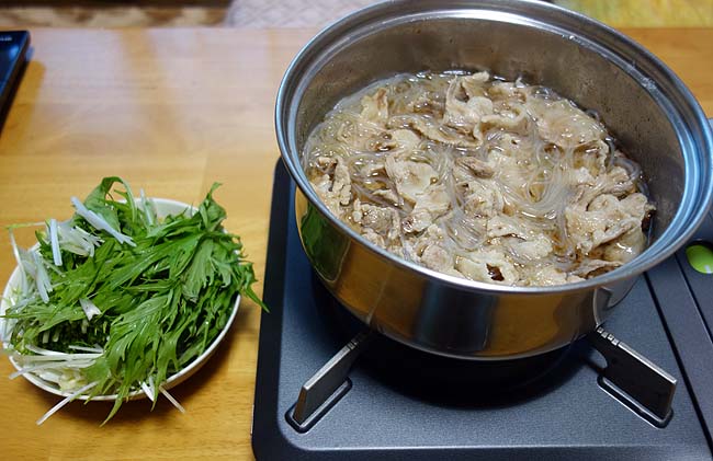 シャキシャキ水菜と贅沢出汁たっぷりで作った「豚肉と水菜のハリハリ煮」