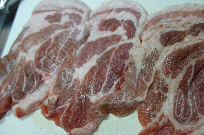 分厚い国産豚肉が3枚200円で手に入った！今日は「カツとじ定食」に（少しアレンジ）