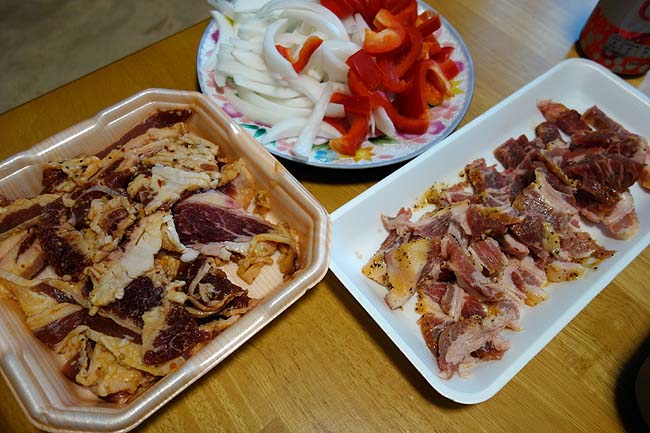 半額味付肉を2種類ゲットしたんで韓国グルメ「プルコギ」風に炒めましょう