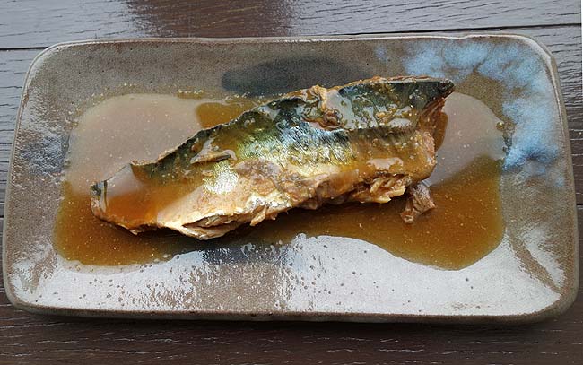 立派な宮城県産のごま鯖が手に入った♪圧力鍋で骨まで柔らか「サバ味噌煮」